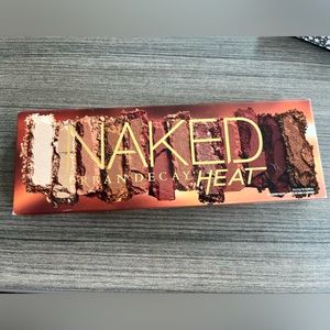 NEW✨✨ Urban Decay Naked Heat 🔥 eyeshadow palette 🎨